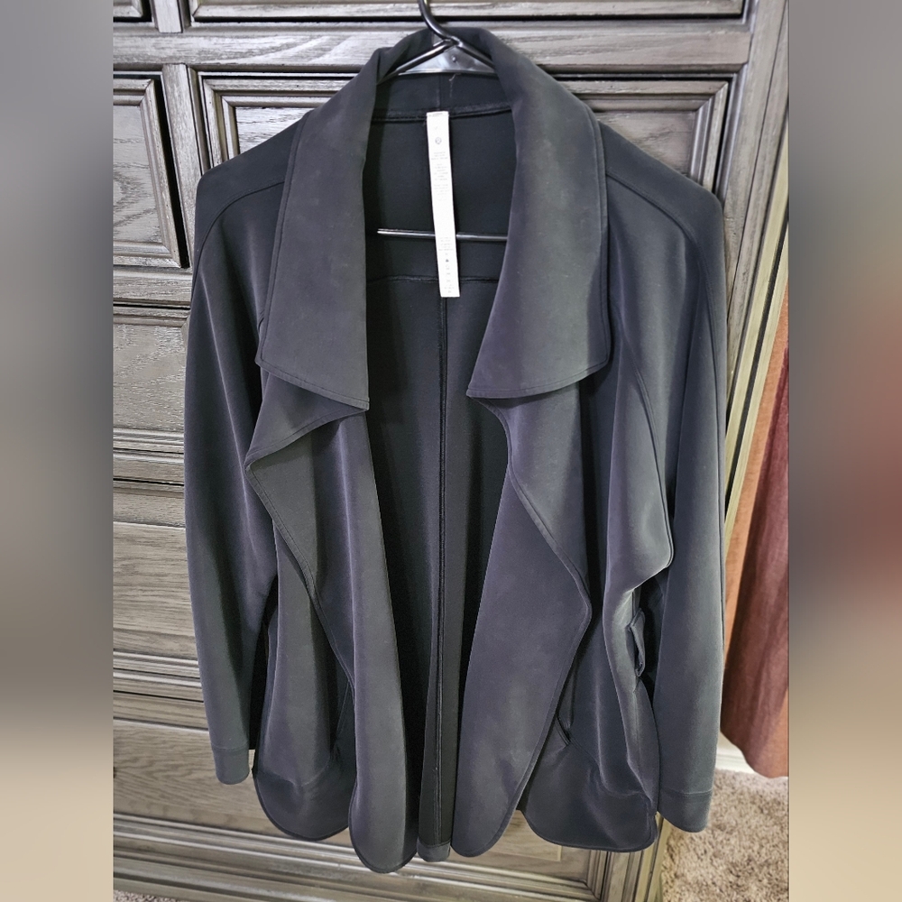 Lululemon Jacket - Picture 6 of 6